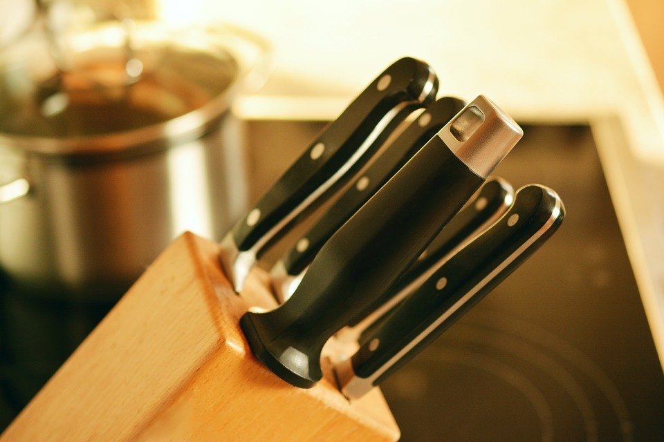 knives, knife block, knife block set, cooking pot, stove