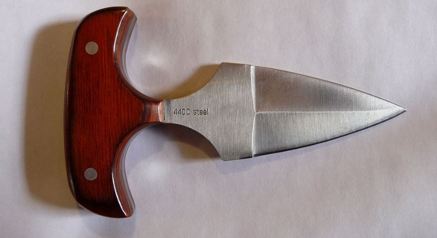 A small push dagger can easily be concealed.