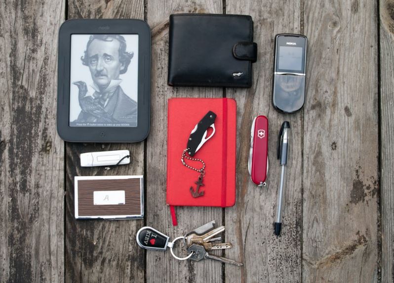 A keychain knife and a Swiss knife can be used as self-defense weapons.