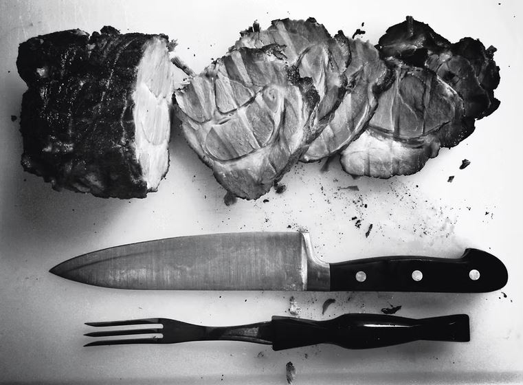 Carving knives are particularly sharp allowing one to easily cut through the meat they need to work on.